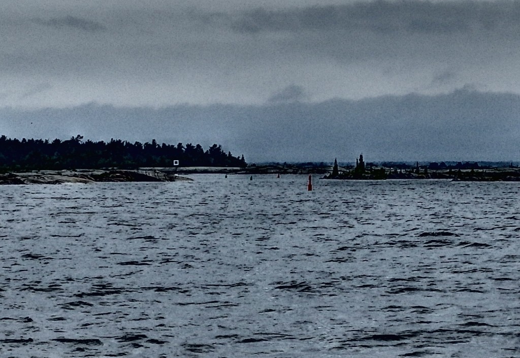 Poor quality photo, but you can see the buoys and their close proximity to one another going through the inlet. First sign of trouble.